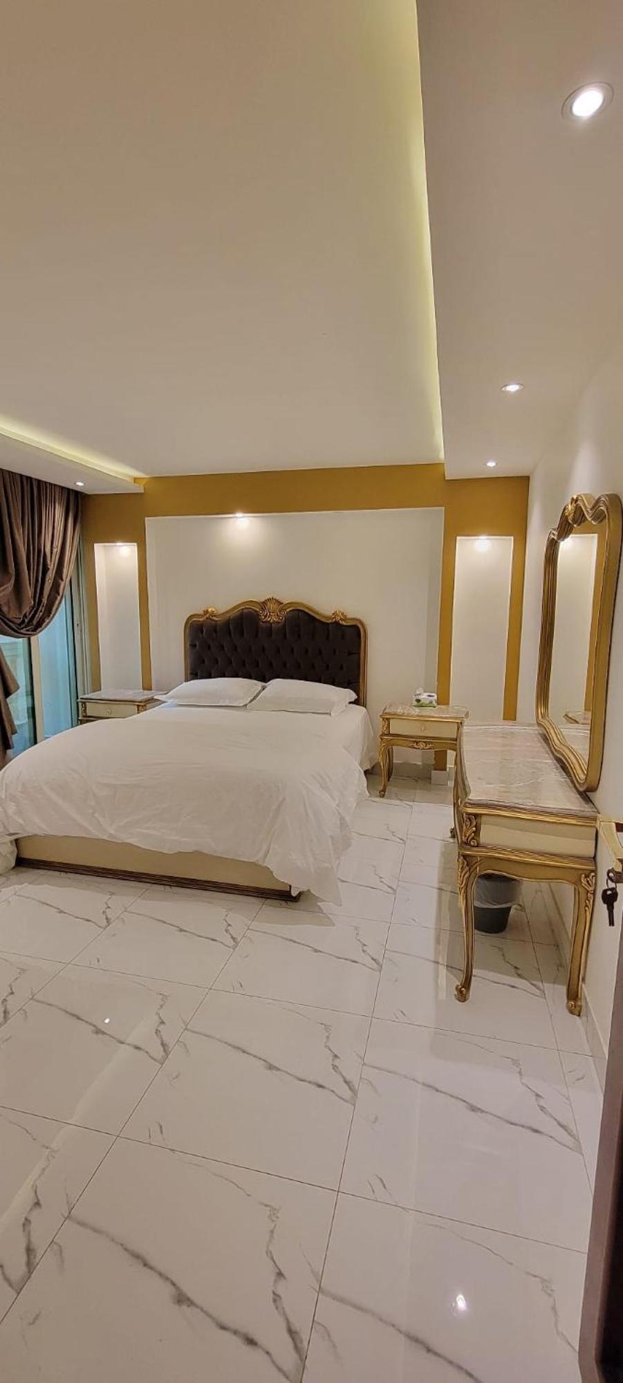 ايجار مساحة 220 متر الدقي