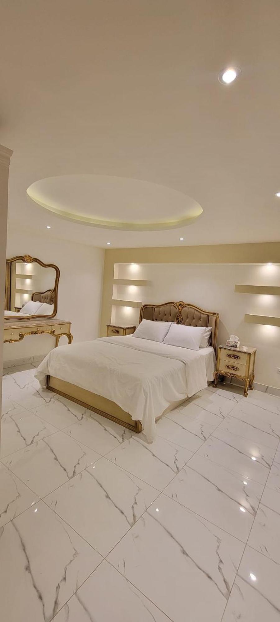 ايجار مساحة 220 متر الدقي Apartment Cairo